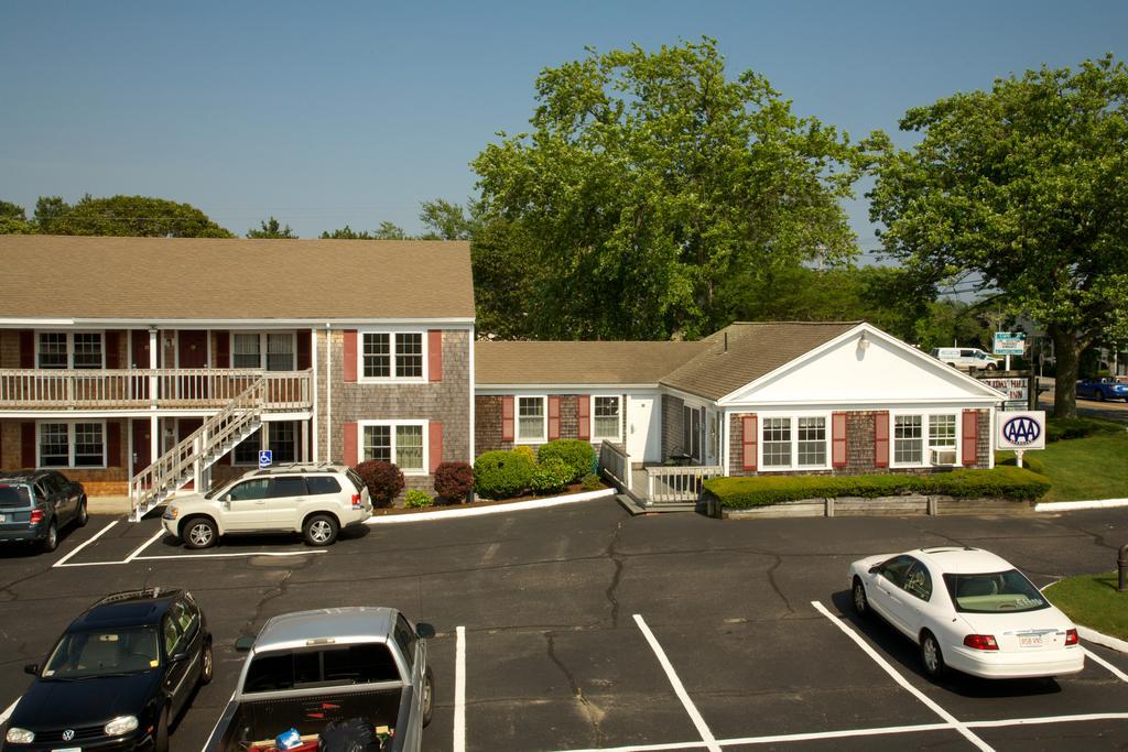Holiday Hill Inn & Suites デニス・ポート エクステリア 写真