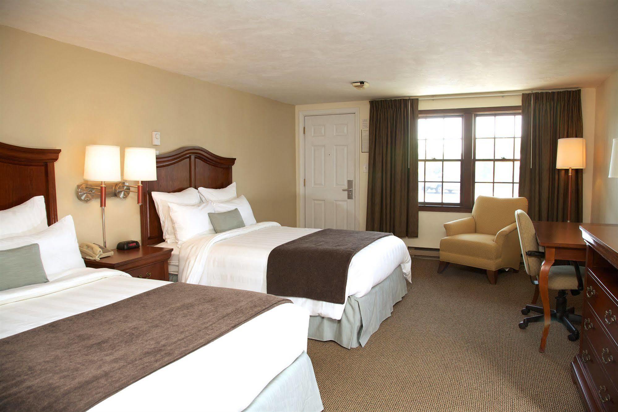 Holiday Hill Inn & Suites デニス・ポート エクステリア 写真