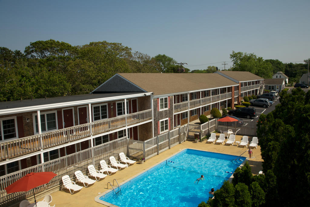Holiday Hill Inn & Suites デニス・ポート エクステリア 写真